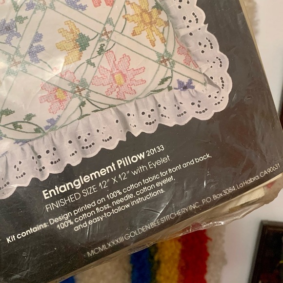 Vintage 90s Golden Bee Cross Stitch Entanglement Pillow Floral Embroidery Kit - Picture 2 of 4